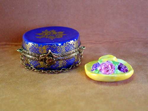 BLUE HAT BOX WITH HAT